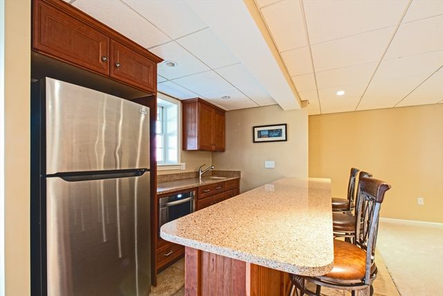 6 Brewer Dr, Westborough, MA 01581