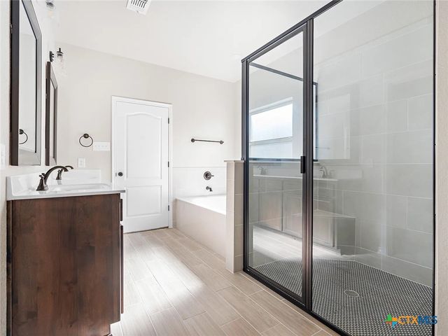 602 Dred Roger Circle, Killeen, TX 76542