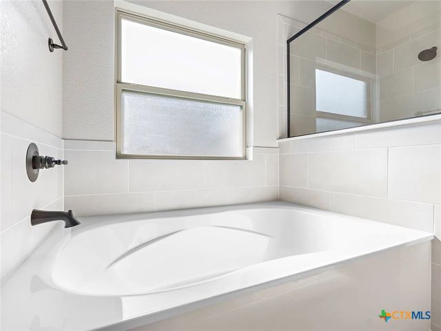 602 Dred Roger Circle, Killeen, TX 76542