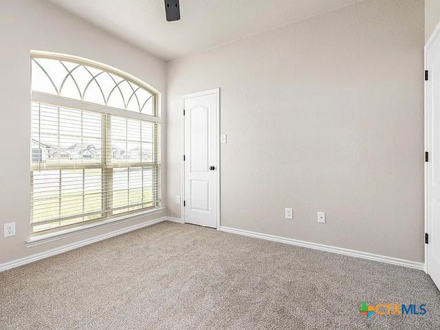 602 Dred Roger Circle, Killeen, TX 76542