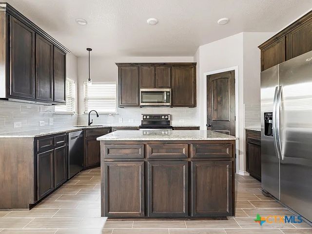 602 Dred Roger Circle, Killeen, TX 76542