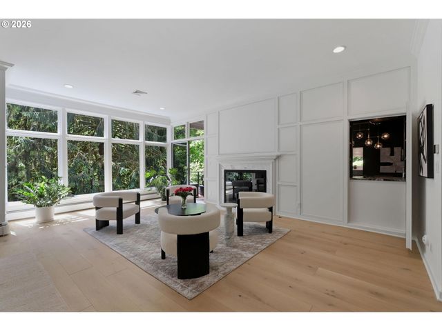 2780 Sw TALBOT Rd, Portland, OR 97201