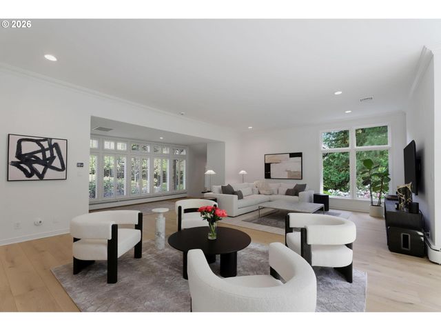 2780 Sw TALBOT Rd, Portland, OR 97201