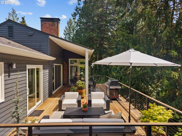 2780 Sw TALBOT Rd, Portland, OR 97201
