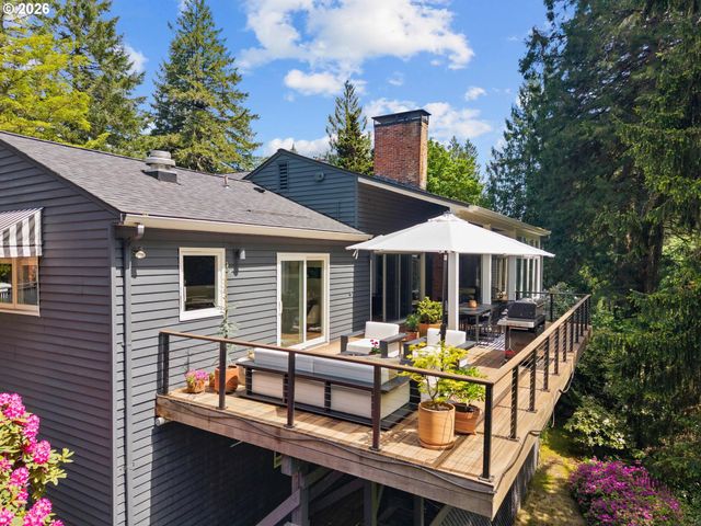 2780 Sw TALBOT Rd, Portland, OR 97201