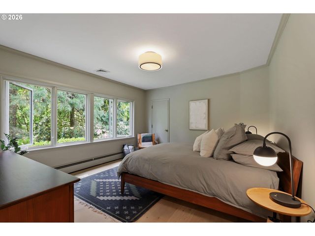 2780 Sw TALBOT Rd, Portland, OR 97201