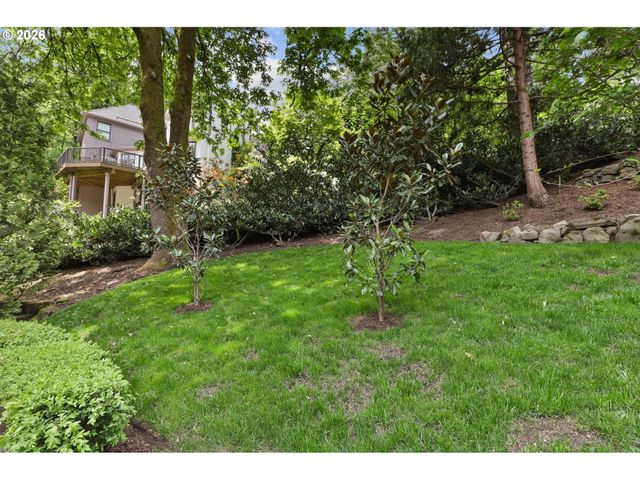 2780 Sw TALBOT Rd, Portland, OR 97201