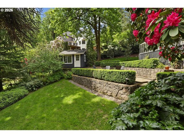 2780 Sw TALBOT Rd, Portland, OR 97201