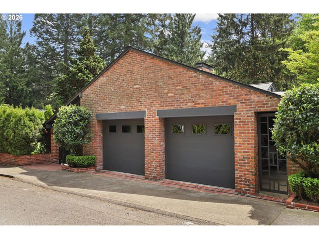 2780 Sw TALBOT Rd, Portland, OR 97201
