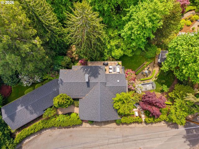 2780 Sw TALBOT Rd, Portland, OR 97201
