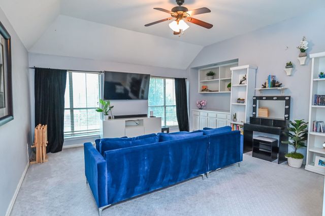 2821 Meadow Green Drive, Flower Mound, TX 75022