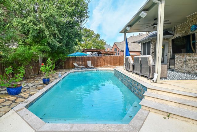 2821 Meadow Green Drive, Flower Mound, TX 75022