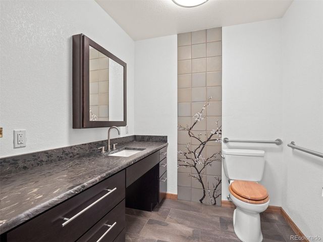 3880 S Elkhart Street, Aurora, CO 80014