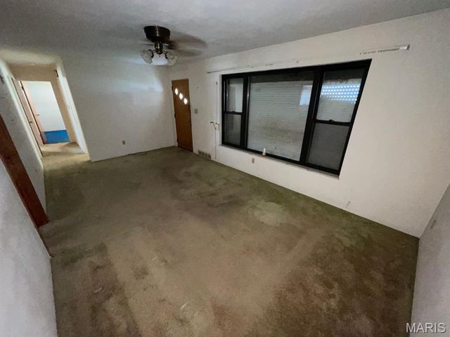 5205 Wick Way Drive, Alton, IL 62002