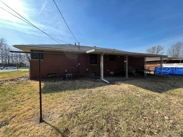 5205 Wick Way Drive, Alton, IL 62002