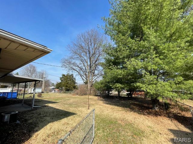 5205 Wick Way Drive, Alton, IL 62002