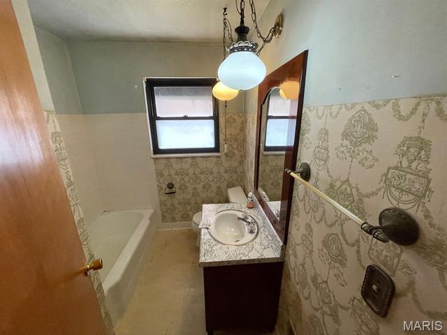 5205 Wick Way Drive, Alton, IL 62002