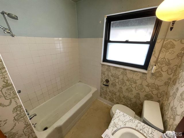 5205 Wick Way Drive, Alton, IL 62002