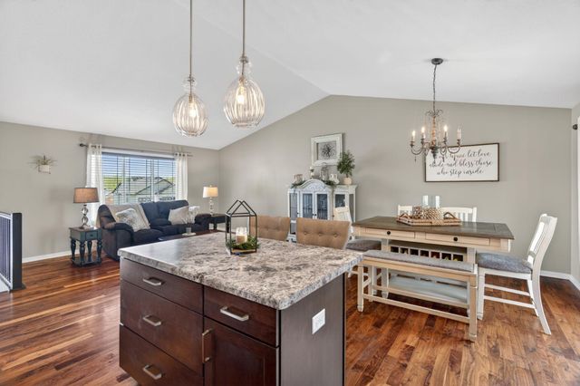 3381 Ridgeline Drive SE, Rochester, MN 55904