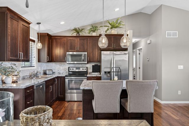 3381 Ridgeline Drive SE, Rochester, MN 55904