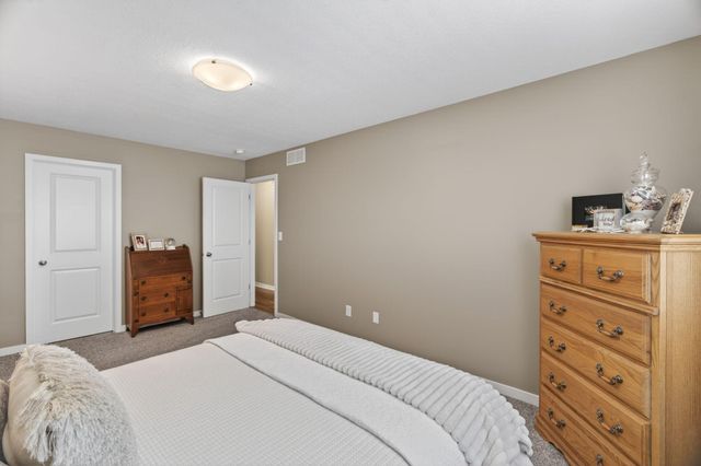 3381 Ridgeline Drive SE, Rochester, MN 55904