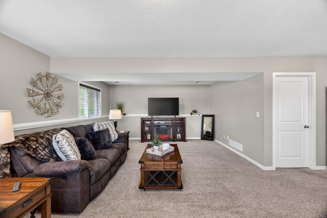 3381 Ridgeline Drive SE, Rochester, MN 55904