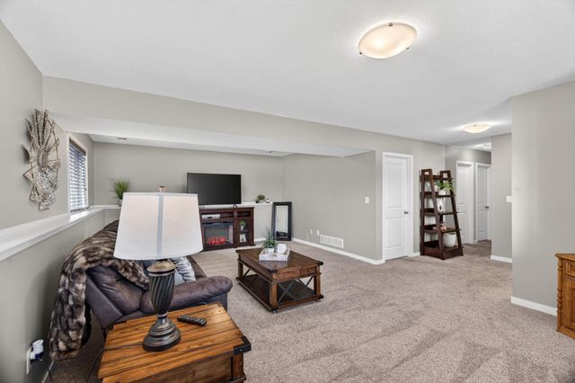 3381 Ridgeline Drive SE, Rochester, MN 55904