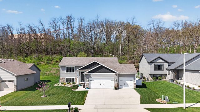 3381 Ridgeline Drive SE, Rochester, MN 55904