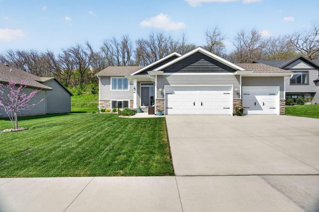 3381 Ridgeline Drive SE, Rochester, MN 55904