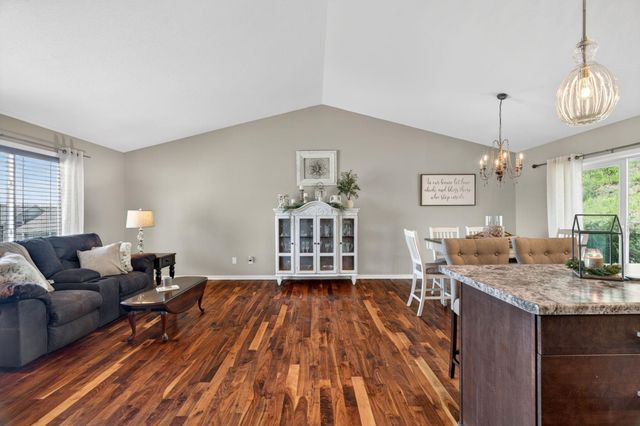 3381 Ridgeline Drive SE, Rochester, MN 55904
