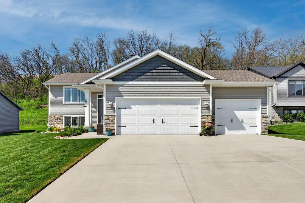 3381 Ridgeline Drive SE, Rochester, MN 55904