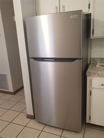 5652 18TH STREET, Zephyrhills, FL 33542