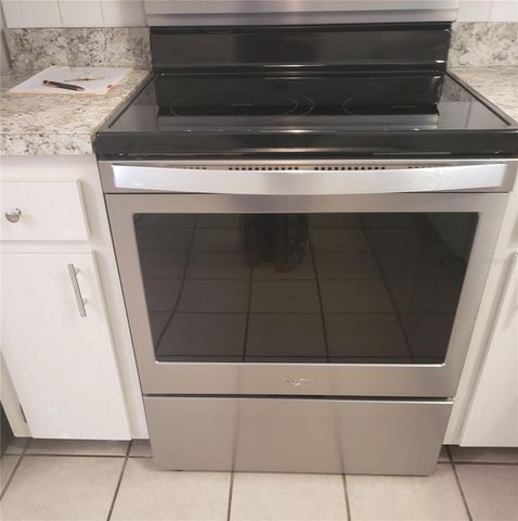 5652 18TH STREET, Zephyrhills, FL 33542