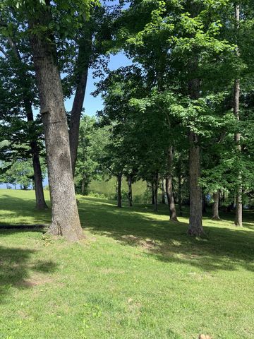 156 Lakeshore Cir, Bumpus Mills, TN 37028
