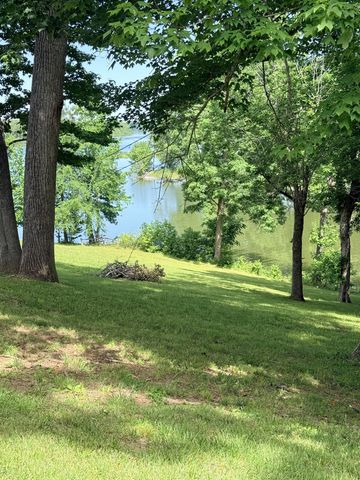 156 Lakeshore Cir, Bumpus Mills, TN 37028