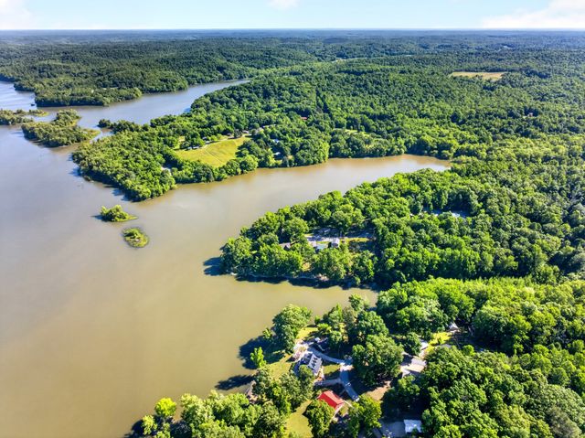 156 Lakeshore Cir, Bumpus Mills, TN 37028