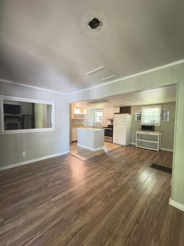 156 Lakeshore Cir, Bumpus Mills, TN 37028