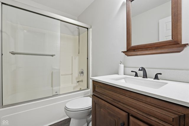 6611 Fountain Cove Court, Indianapolis, IN 46236