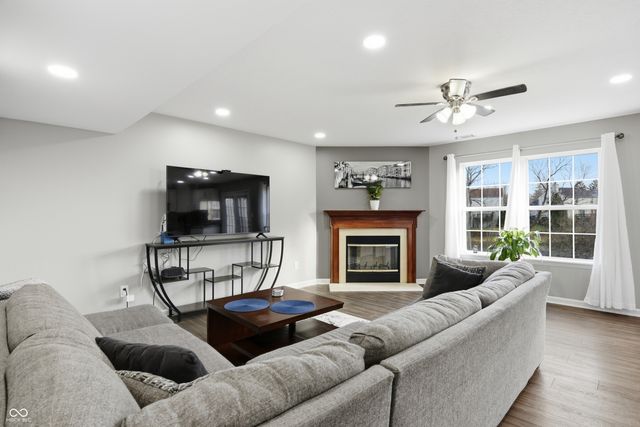 6611 Fountain Cove Court, Indianapolis, IN 46236