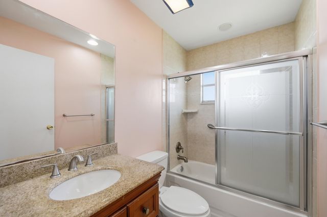 384 Saxony H, Delray Beach, FL 33446