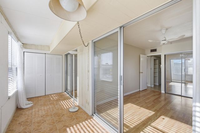 384 Saxony H, Delray Beach, FL 33446