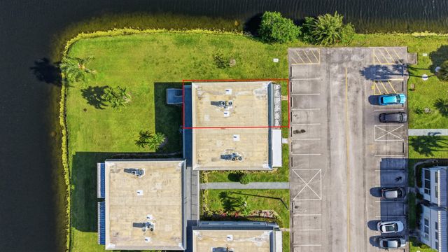 384 Saxony H, Delray Beach, FL 33446