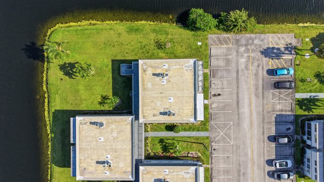 384 Saxony H, Delray Beach, FL 33446