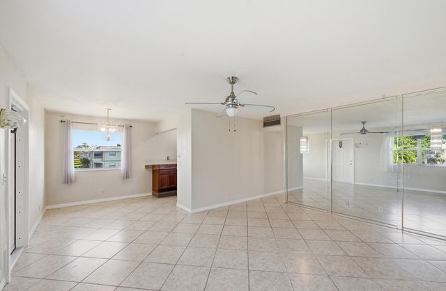 384 Saxony H, Delray Beach, FL 33446