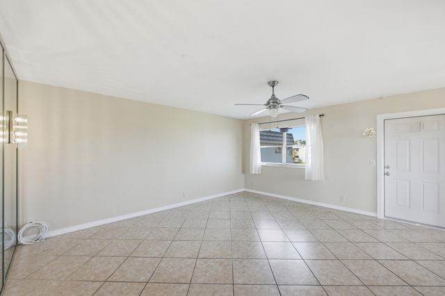 384 Saxony H, Delray Beach, FL 33446