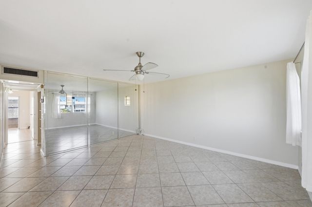 384 Saxony H, Delray Beach, FL 33446