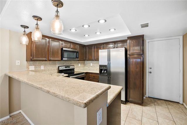 2748 Lodestone Drive, Las Vegas, NV 89117