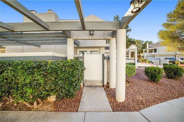 2748 Lodestone Drive, Las Vegas, NV 89117