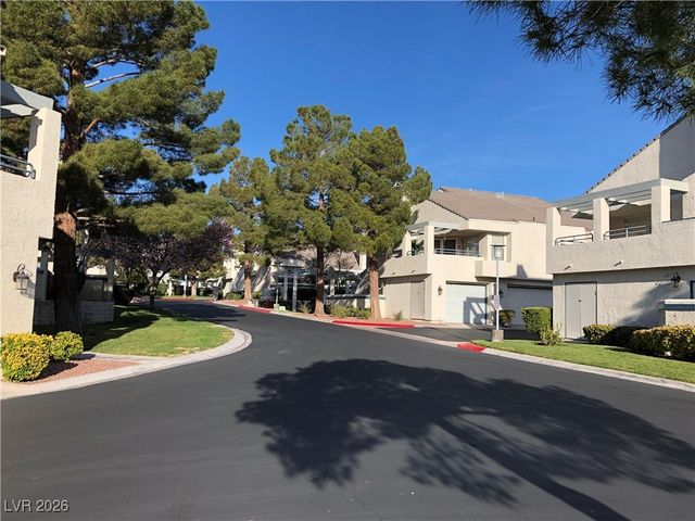 2748 Lodestone Drive, Las Vegas, NV 89117