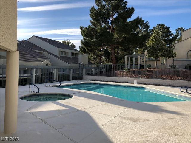 2748 Lodestone Drive, Las Vegas, NV 89117